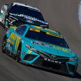 denny hamlin races at las vegas placed p10 (1)