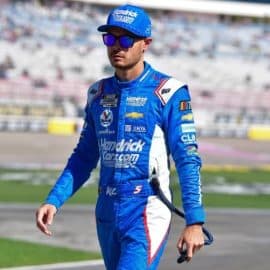 kyle larson walks on the las vegas track (1)