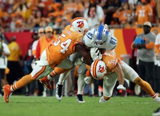 lions beat bucs on the road in week 6 (1)