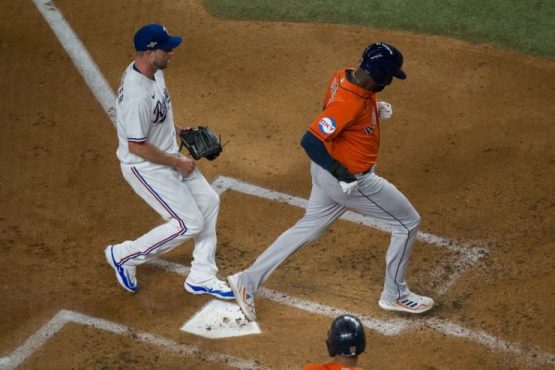 max scherzer loses race to home plate (1)