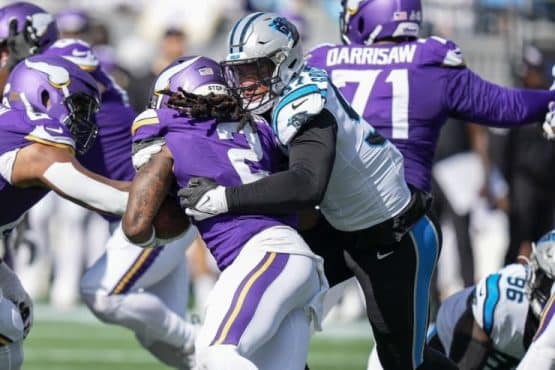 panthers yetur plays big vs vikes (1)