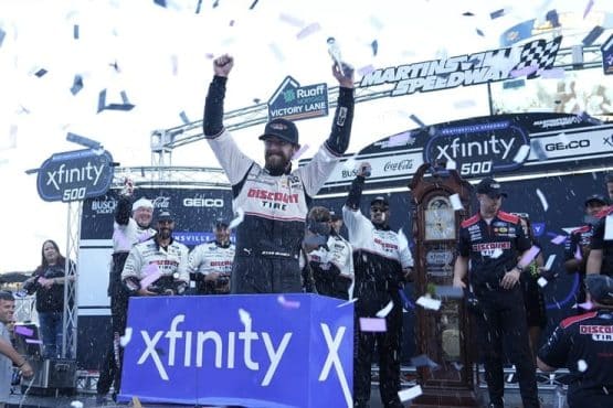 ryan blaney wins martinsville round of 8 final (1)
