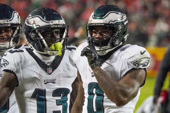 Philadelphia Eagles running back D'Andre Swift (0) celebrates toward fans