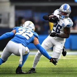 lions take on chargers (1)