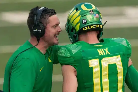 ncaa-to-test-in-helmet-comms-i-dont-hate-this-honestly-v0-_1LoCpiAR0zFbYvD5LDkqqPhdiYOM7H6kkuXQenws_4