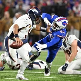 russell wilson escapes bills defender on MNF (1)