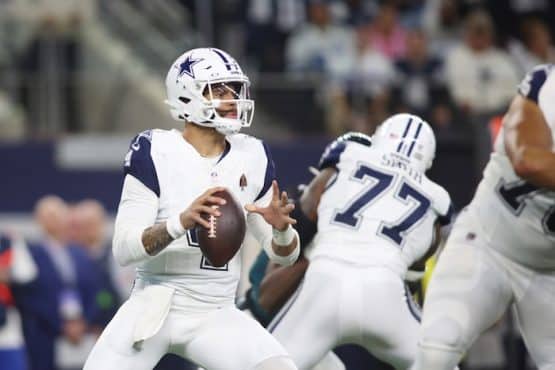 Dallas Cowboys quarterback Dak Prescott (4)