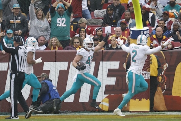 Miami Dolphins linebacker Andrew Van Ginkel