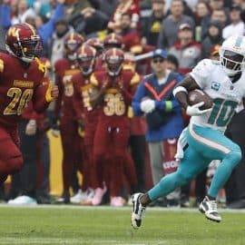 Miami Dolphins wide receiver Tyreek Hill (10)