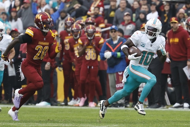 Miami Dolphins wide receiver Tyreek Hill (10)
