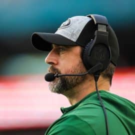 New York Jets quarterback Aaron Rodgers (8)