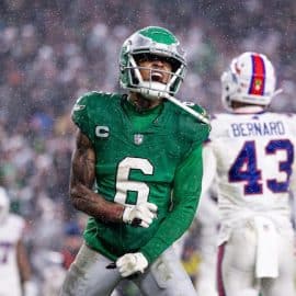 Philadelphia Eagles wide receiver DeVonta Smith (6)