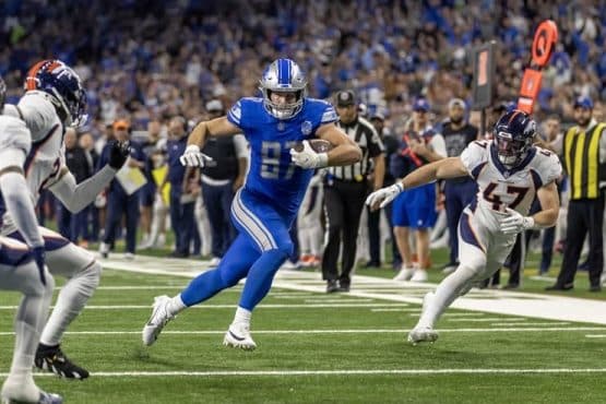 lions sam laporta carries saturday night (1)