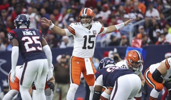 Cleveland Browns quarterback Joe Flacco (15)