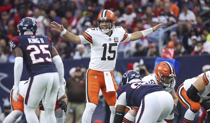 Cleveland Browns quarterback Joe Flacco (15)