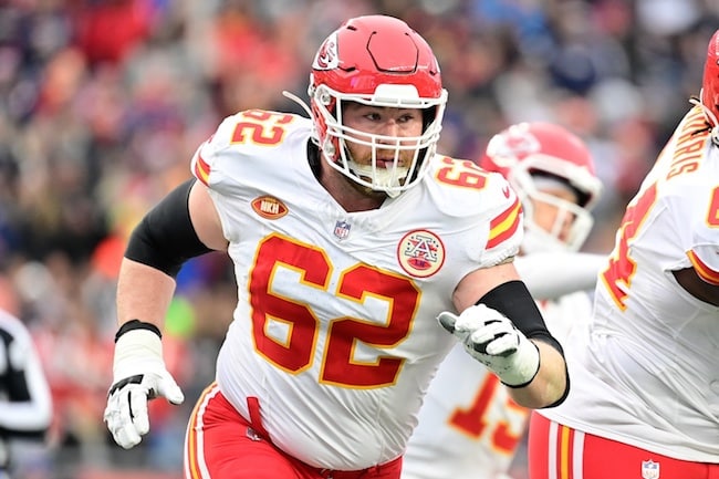 Kansas City Chiefs guard Joe Thuney (62)