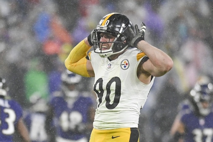 Pittsburgh Steelers linebacker T.J. Watt (90) reacts after sacking Baltimore Ravens quarterback Tyler Huntley