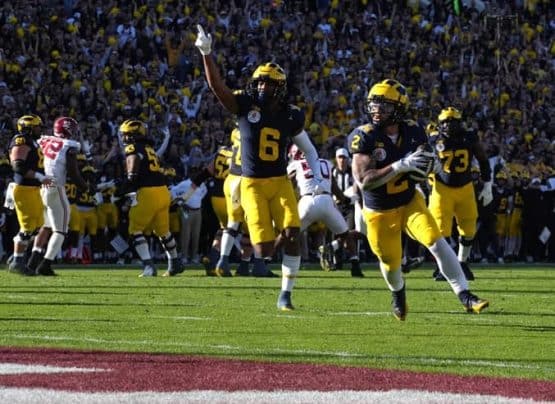 blake corum scores rose bowl TD (1)