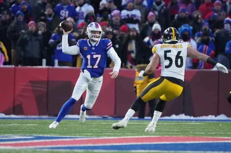josh allen scrambles in wild card game (1)