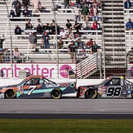 kyle busch wins trucks race at atlanta (1)