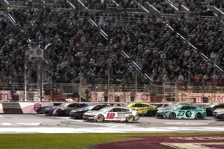 nascar finish at atlanta (1)