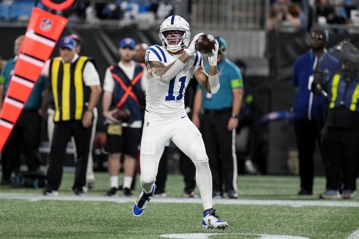 Indianapolis Colts wide receiver Michael Pittman Jr. (11) makes a catch