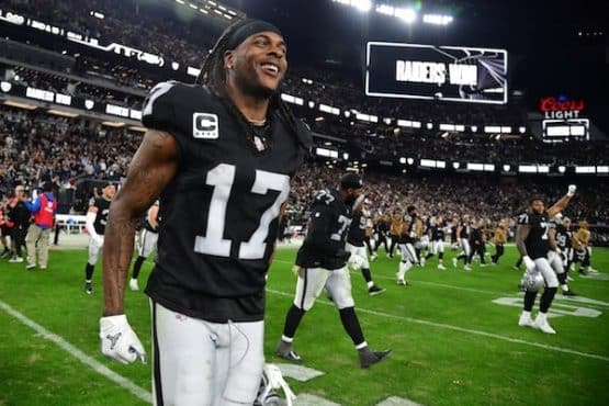 Las Vegas Raiders wide receiver Davante Adams (17)