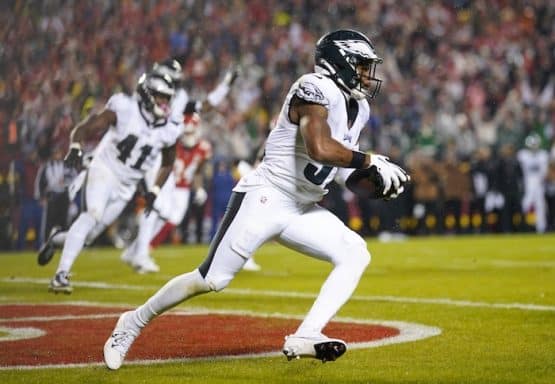 Philadelphia Eagles safety Kevin Byard (31) intercepts a pass