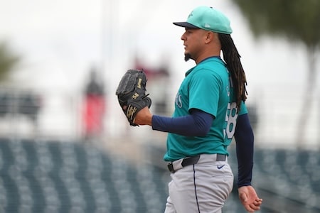 AL & NL Cy Young Odds: Corbin Burnes & Spencer Strider Favored