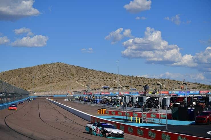 chandler smith wins in desert (1)