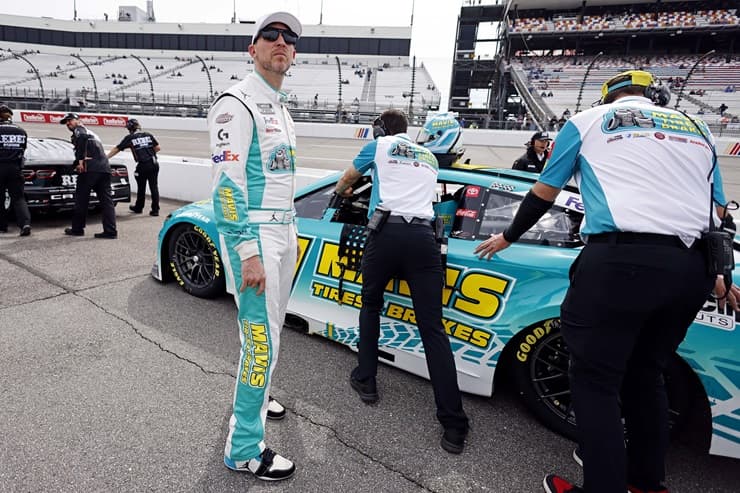 denny hamlin at home richmond track (1)