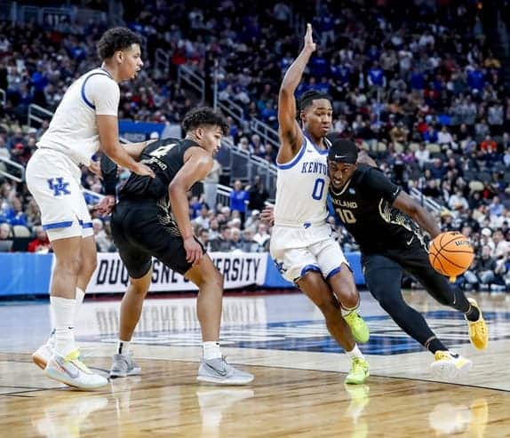 ou beats kentucky in ncaa tounry (1)