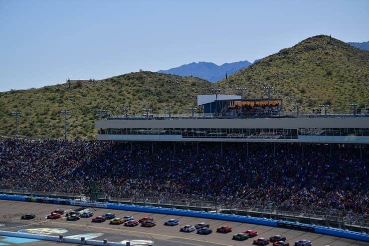 phoenix raceway cup winer race (1)