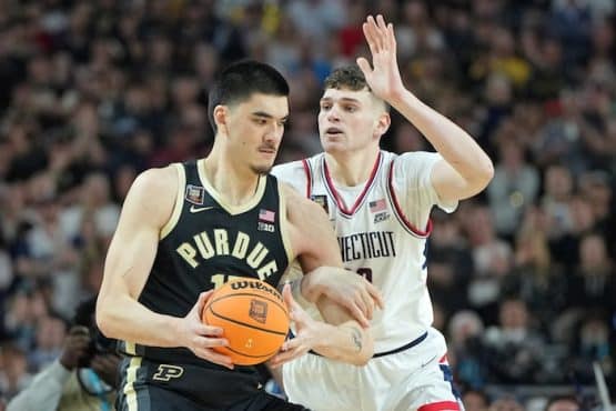 Apr 8, 2024; Glendale, AZ, USA; Purdue Boilermakers center Zach Edey (15) controls the ball against Connecticut Huskies