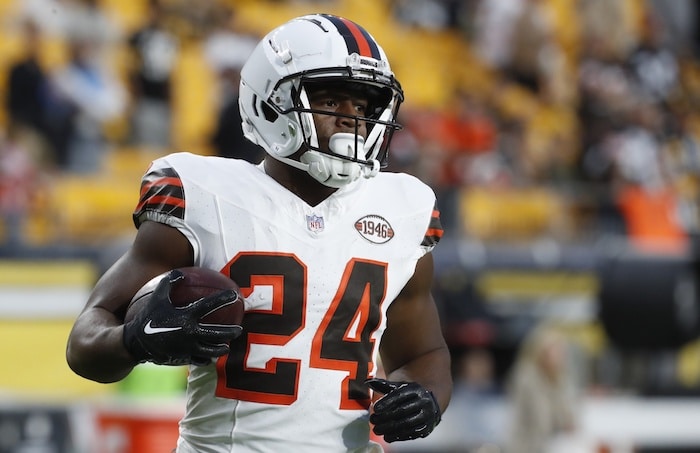 Cleveland Browns running back Nick Chubb (24)
