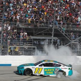 DENNY hamlin wins wurth 400 at dover (1)