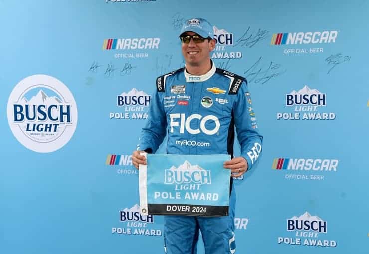 kyle busch pole at dover (1)
