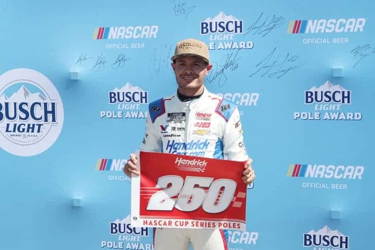 kyle larson wins hendrick 250 pole (1)