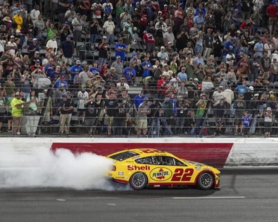 joey logano burns out at all star race (1)