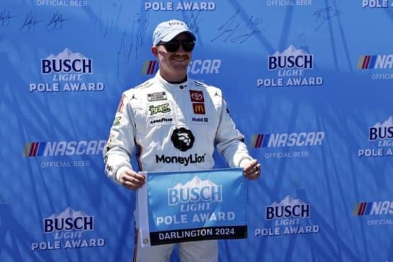tyler reddick wins pole at darlington (1)