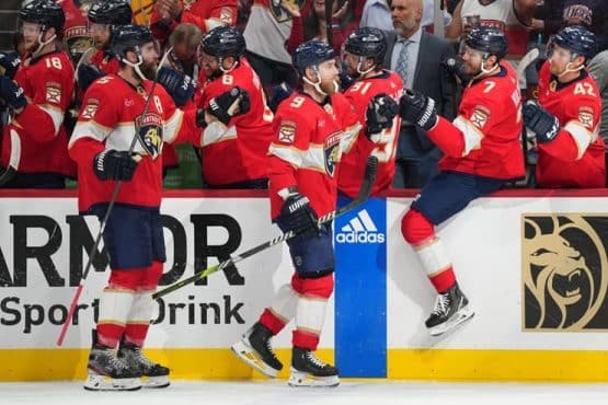 panthers celebrate game 6 goal (1)