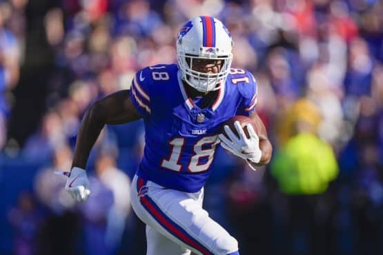 Buffalo Bills wide receiver Amari Cooper runs the ball.