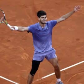Carlos Alcaraz defeats Jannik Sinner for Italian Open win