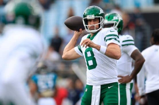 Aaron Rodgers throws the ball.